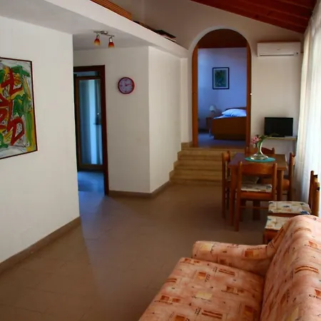 Leonora Apartment